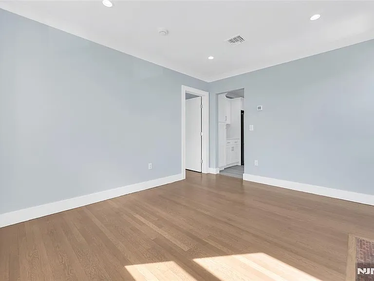 227 Columbia Ave #2 — Photo 9