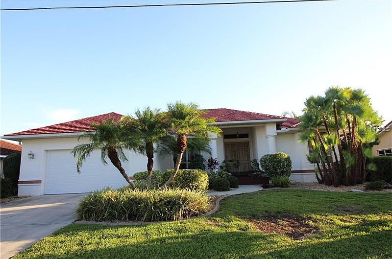 1st image of 2719 Saint Thomas Dr