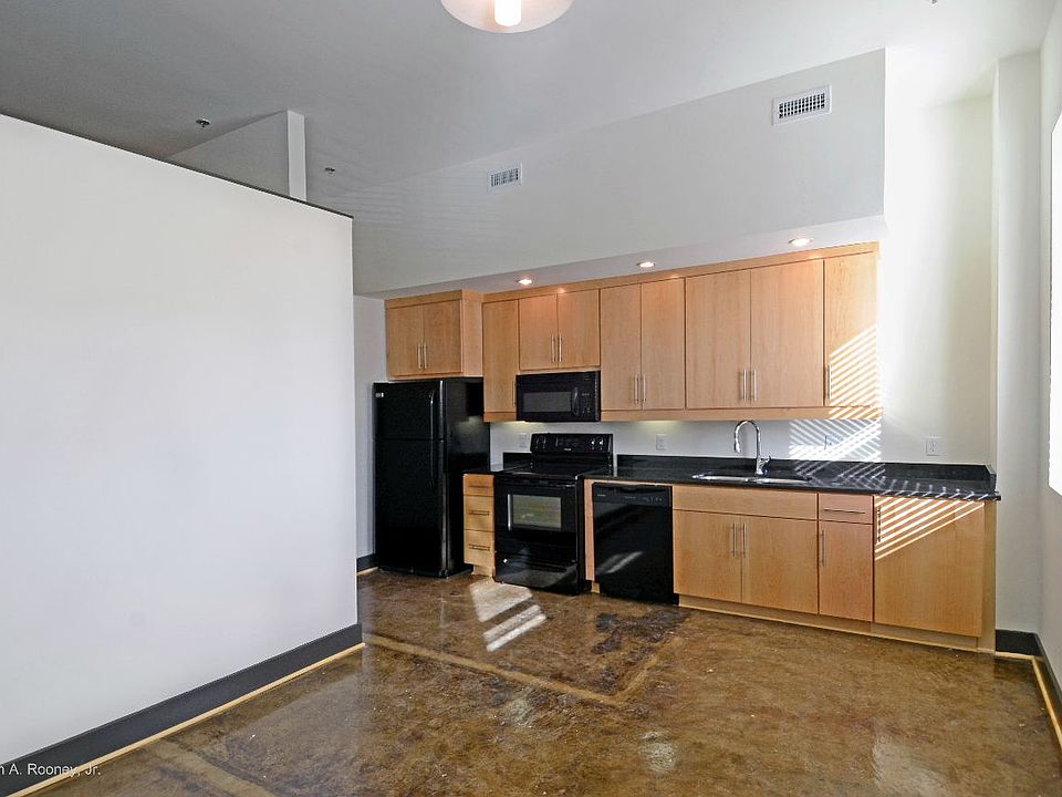 1st image of 132 N Sycamore St APT 212