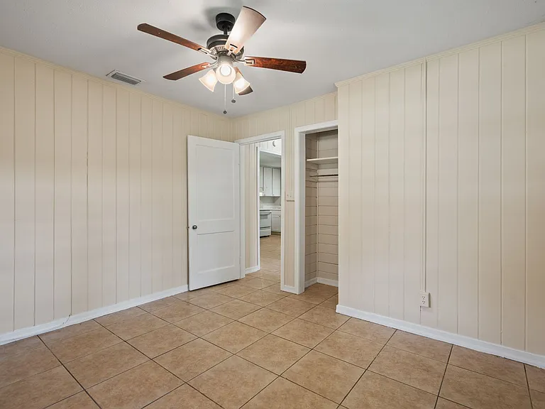 347 Lena St — Photo 15