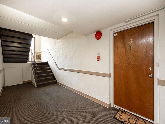 2nd image of 400 Campbell Cir #G-3