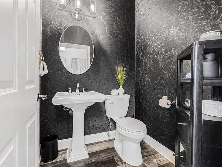 313 Inner Harbour Cir — Photo 16