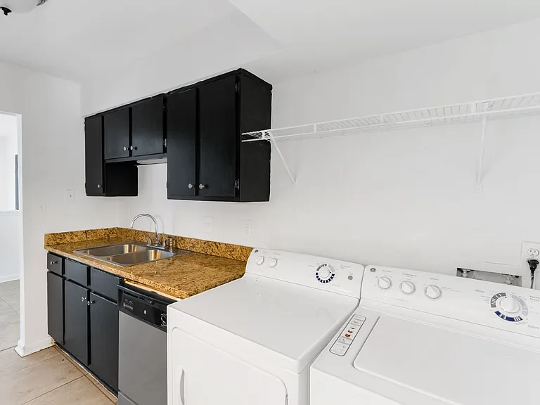 Glen Iris Place — Photo 34