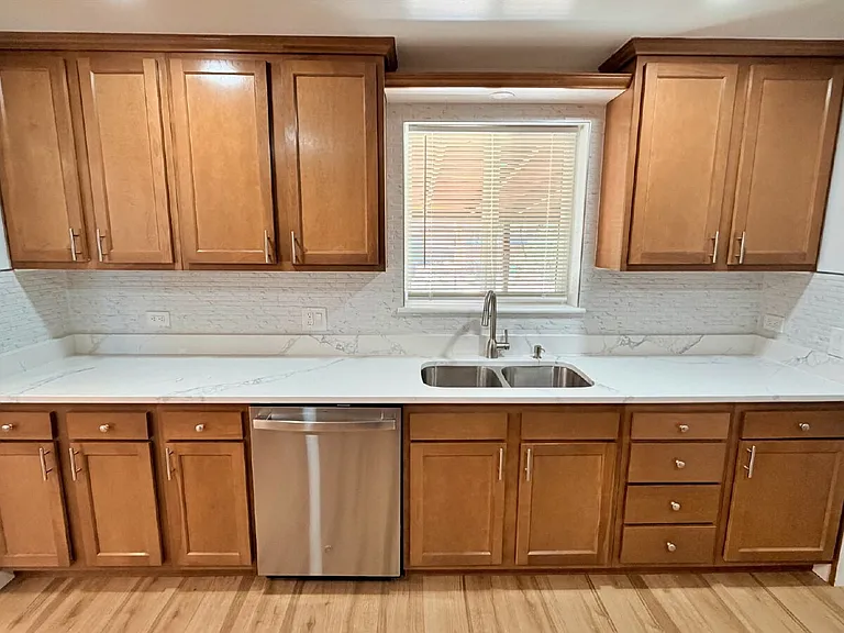 3045 N Niagara St — Photo 8
