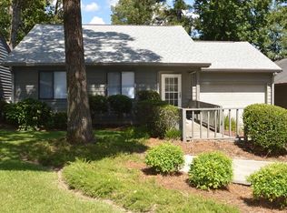 106 Lake Pointe Dr, Warner Robins, GA 31088