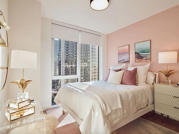4th image of 333 W Hubbard St #2505