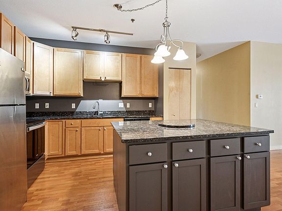3rd image of 2900 University Ave SE APT 208
