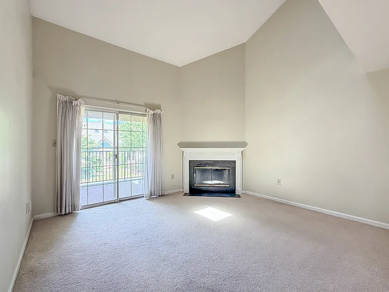 208 Greenview Dr — Photo 13