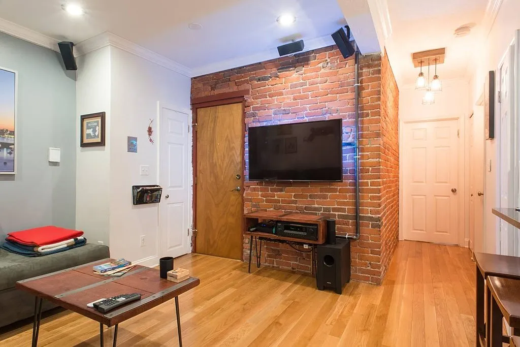 1 bed, 9999 sqft, $2,700 — Photo 3