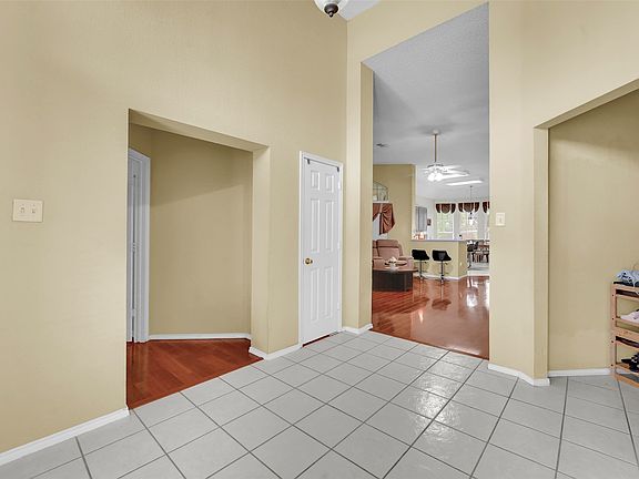 5th image of 6900 Field Lark Dr