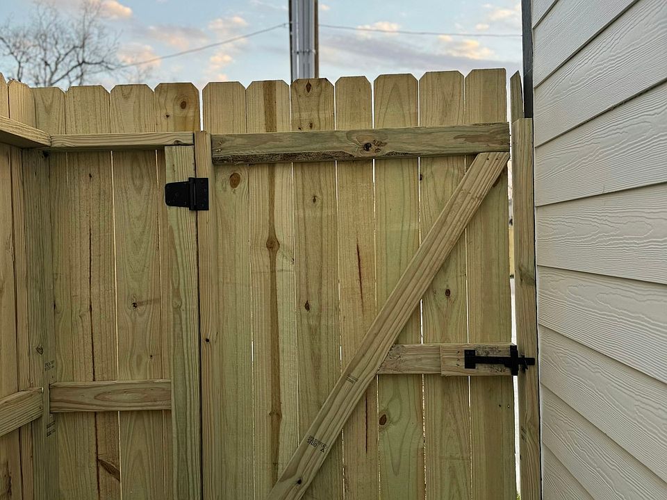 Privacy Gate front entrance