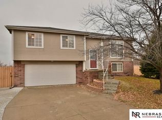 1126 Sheriff Cir, Papillion, NE 68046