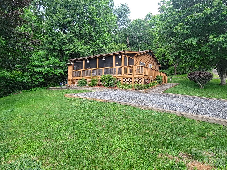 1st image of 131 Dahlia Ln