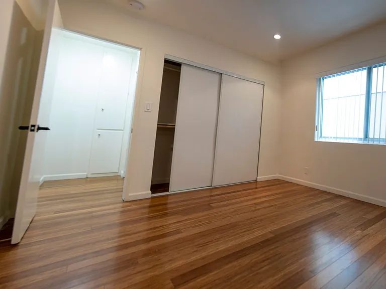 117 - Martel Apartments — Photo 11