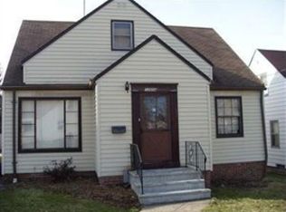 12606 McCracken Rd, Garfield Heights, OH 44125