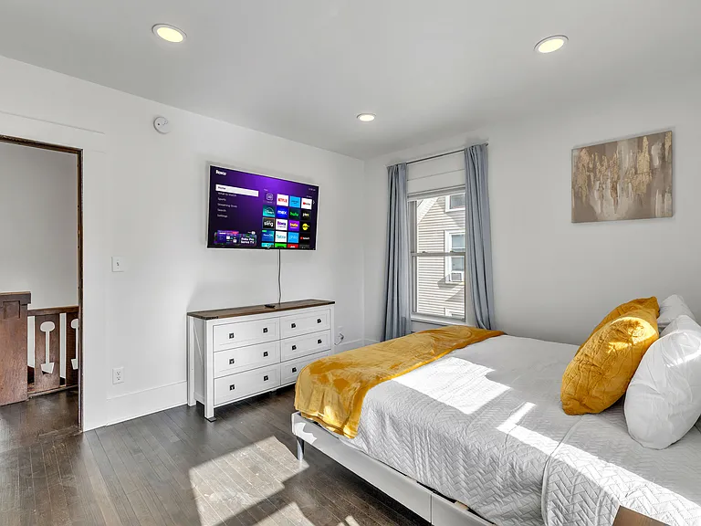 512 College Ave #1 — Photo 43