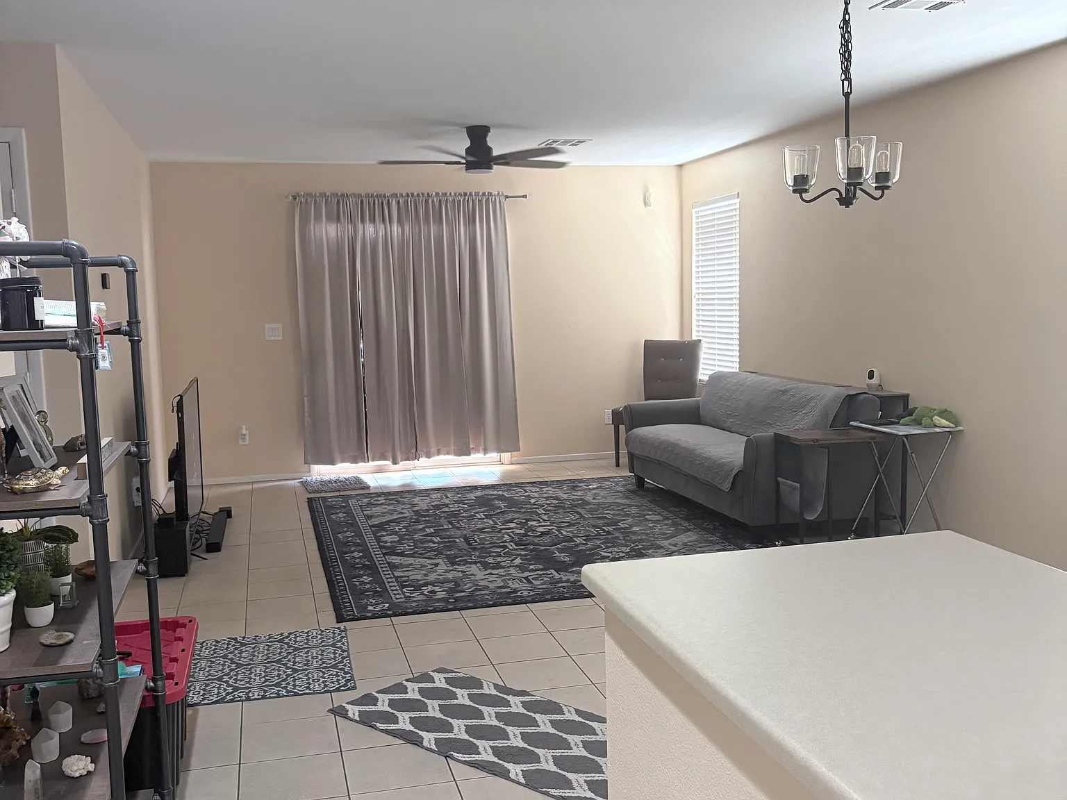3 bed, 1282 sqft, $1,950 — Photo 4