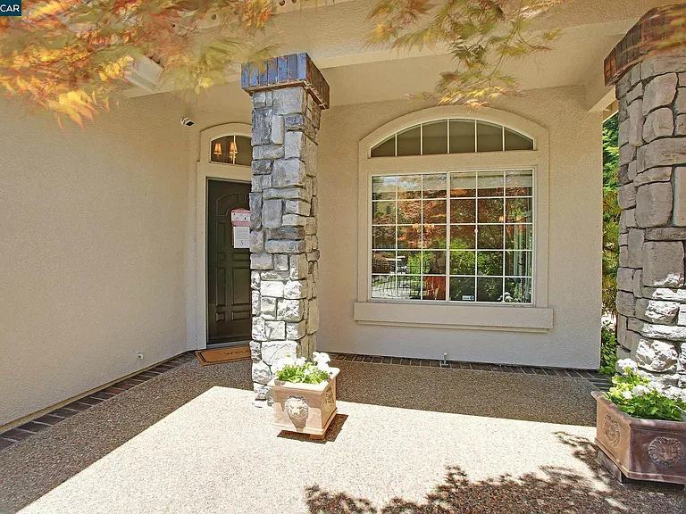 706 Endsliegh Ct — Photo 4
