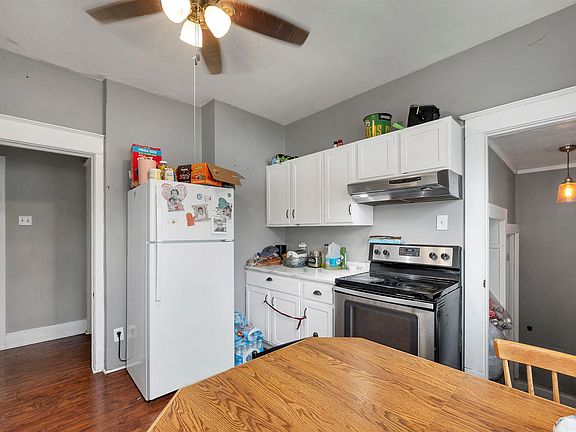 5th image of 309 Irene St