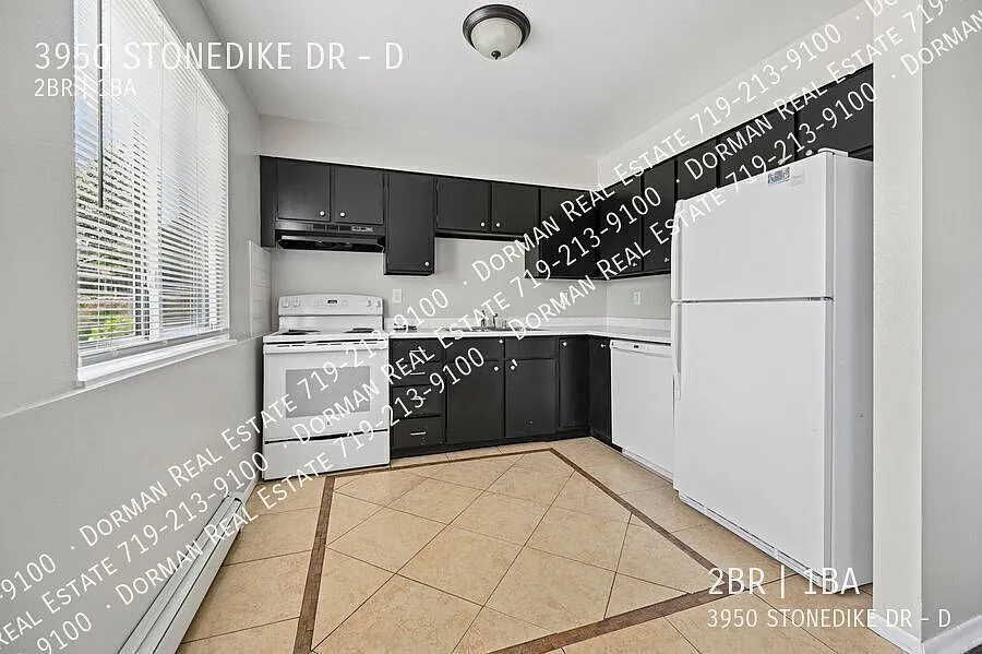 Move-In Special - First Month's Rent Free - Great Westside Location! — Photo 2
