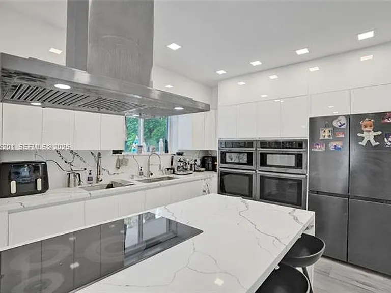 3784 Sheridan Ave #0 — Photo 41