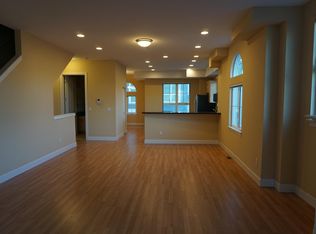 12326 NE 7th Pl #104, Bellevue, WA 98005
