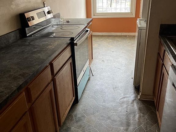 4th image of 4613 6th St SE