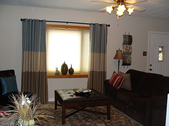 bay N side living room