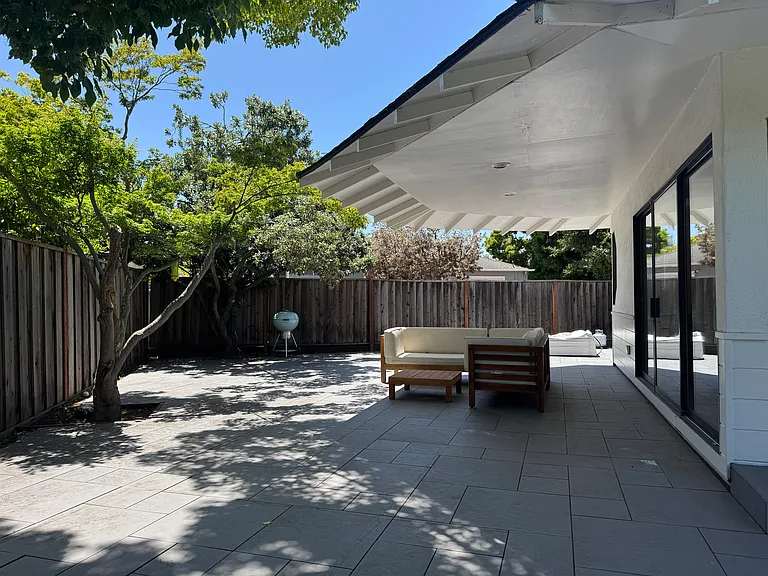 846 Embarcadero Rd — Photo 10