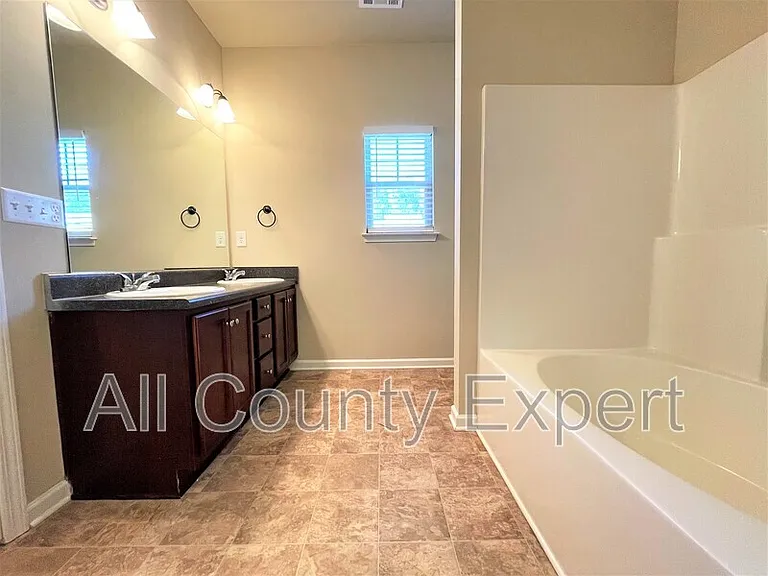 599 Oakside Pl — Photo 14