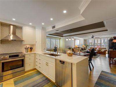 200 Periwinkle Way UNIT 111, Sanibel, FL, 33957