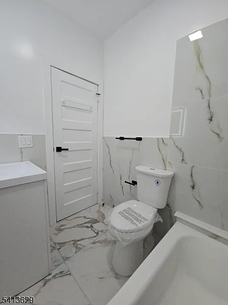 3 bed, 1.0 bath, $2,200 — Photo 3