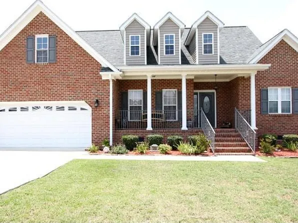 201 Maddux Dr, Pikeville, NC 27863