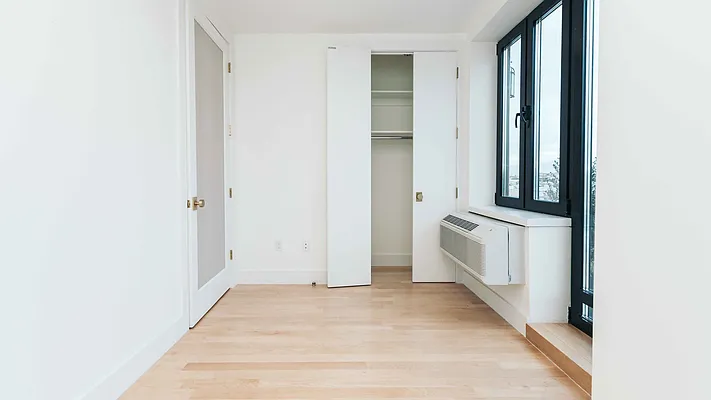 Rented by Nooklyn NYC LLC | media 4