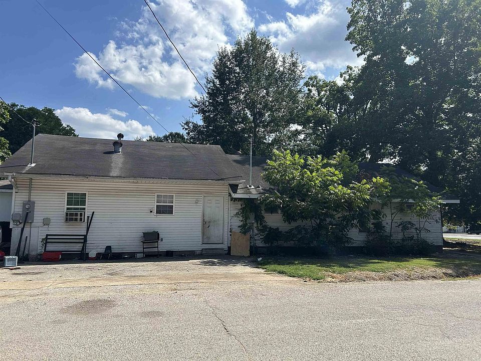 1st image of 816 N Church St