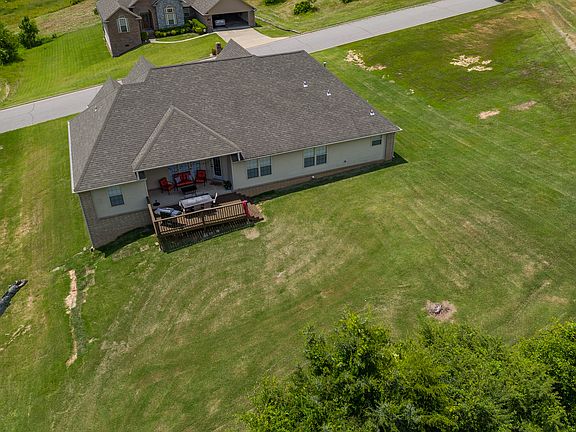 5th image of 811 Powderhorn Cir