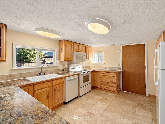 4th image of 2311 King St