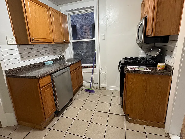 5309 Hudson Ave #5 — Photo 2
