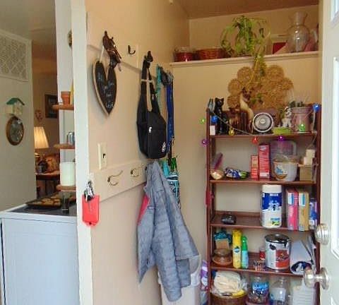 5th image of 228 E Saint Anne St