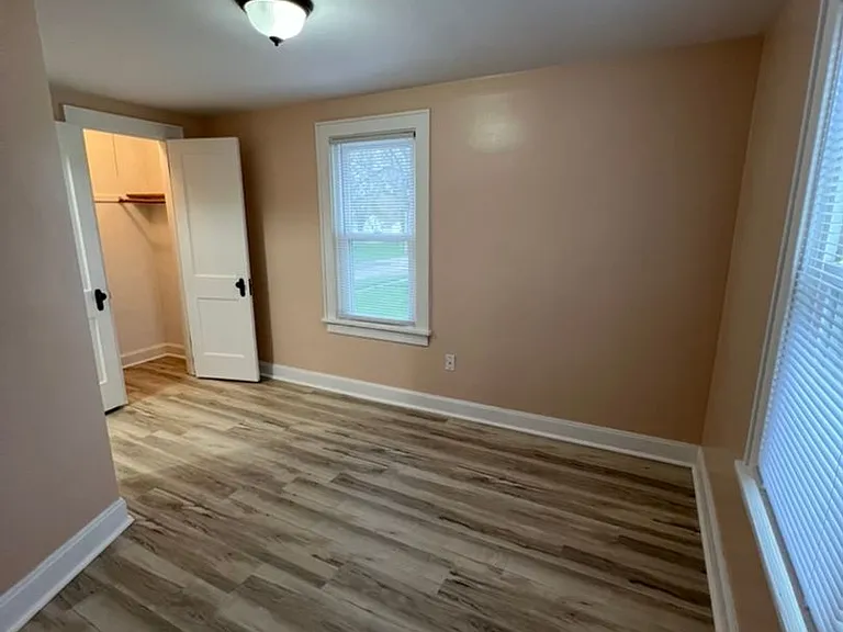 809 Kern St — Photo 10