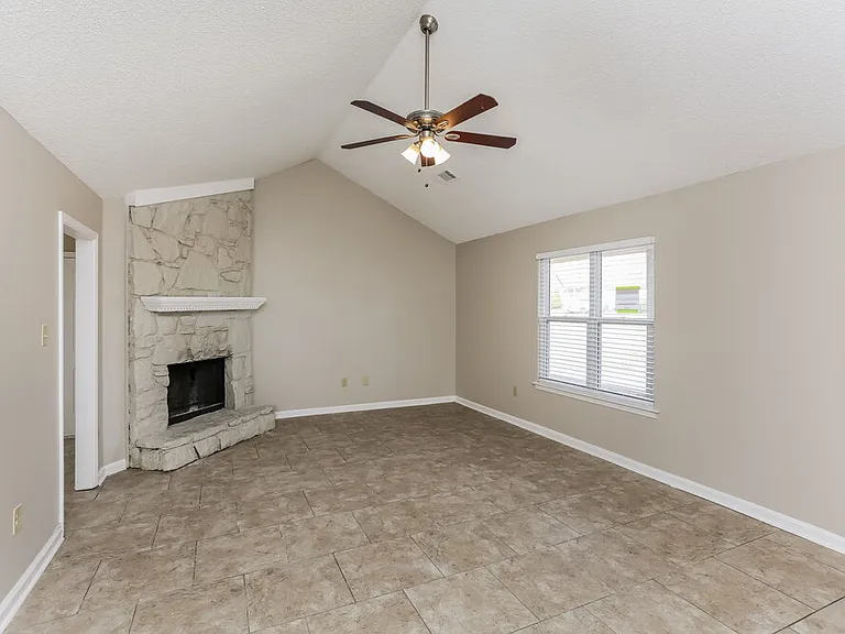 5305 Oak Court Cv N — Photo 6
