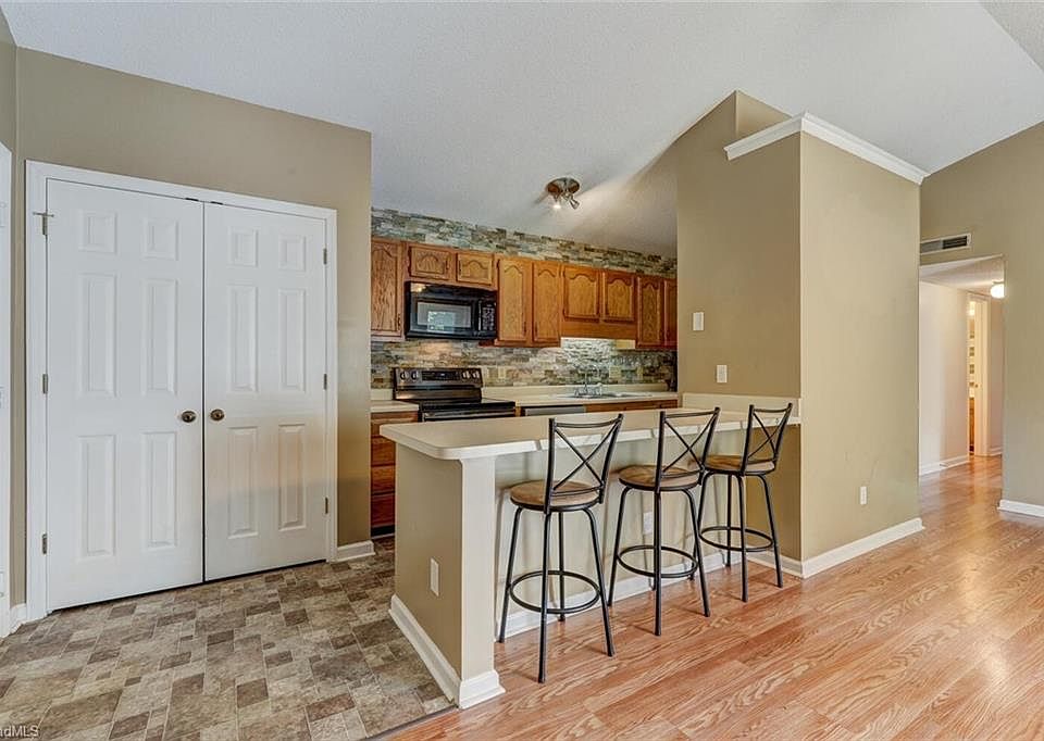 1st image of 5932 W Friendly Ave Unit J