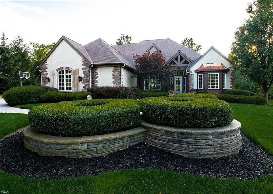 1st image of 10564 Oakmont Way