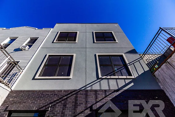 Rented by EXR | media 21