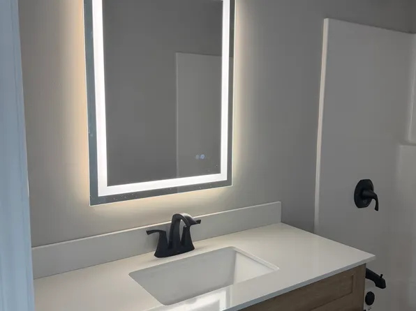 21 Isham St #101, Burlington, VT 05401