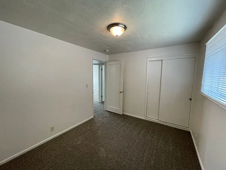 1019 W Lakeside Dr — Photo 14