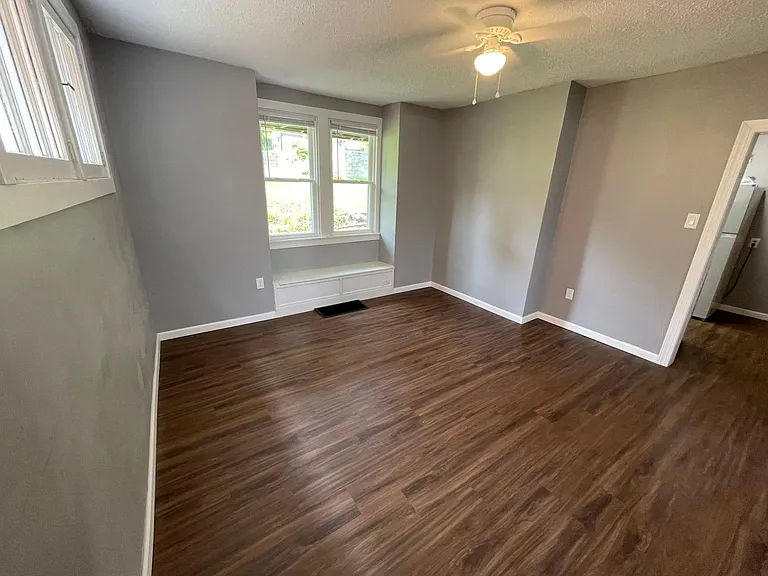 1329 Illinois Ave — Photo 4