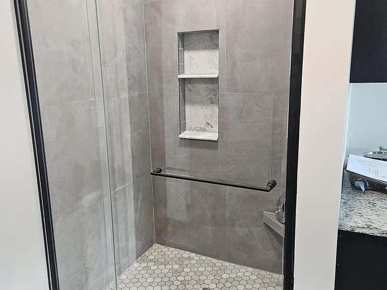 160 Bloom St — Photo 12