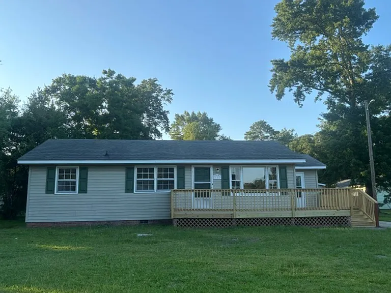 312 Woodhaven Dr — Photo 1