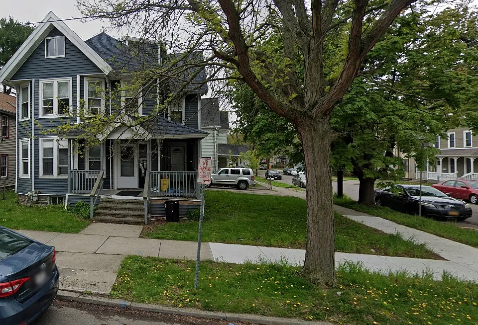 35 Seminary Ave #3